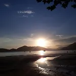 Cobertura na Enseada a 80 m da areia